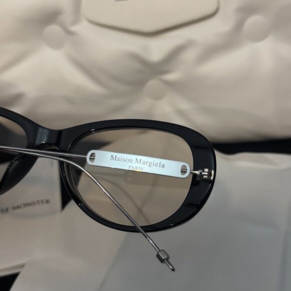 Maison Margiela x Gentle Monster Black Oval Sunnies – Viral Look main image 13